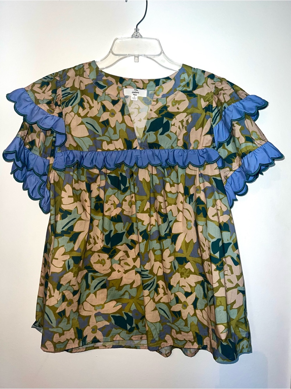 Entro Floral Ruffle Short-Sleeve Blouse in Green and Blue